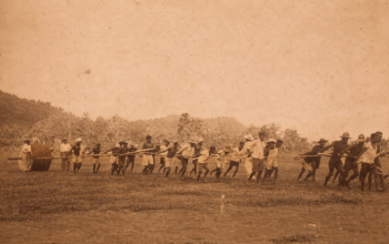 Batu Guling Bersejarah : Saksi Bisu Pembangunan Serui di Tahun 1936 yang Nyaris Terlupakan