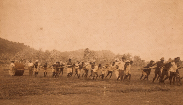 Batu Guling Bersejarah : Saksi Bisu Pembangunan Serui di Tahun 1936 yang Nyaris Terlupakan