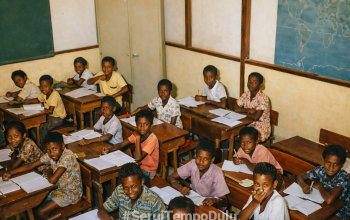 Kisah Hindrik van der Meer, Guru JVVS Blijdorp Serui 1961 yang Mencari Jejak Murid-Muridnya