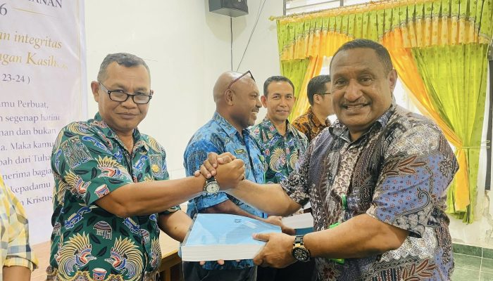 Penyerahan DPA 2026 di Dinas Kesehatan Kepulauan Yapen, Fokus Tingkatkan Pelayanan Kesehatan
