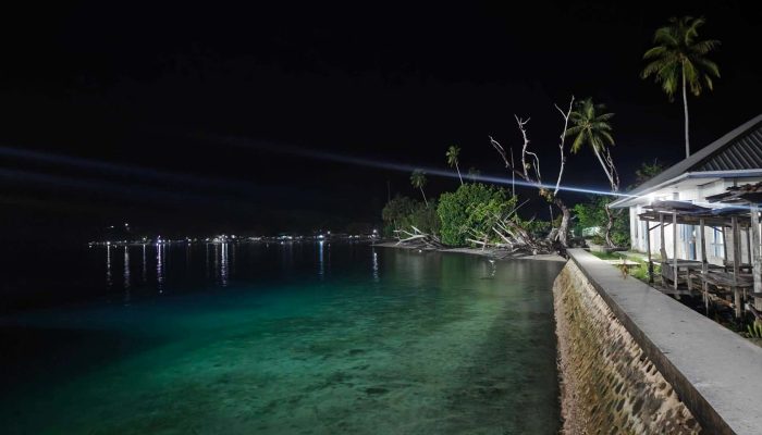 PLTS Terpadu Terangi 3 Kampung di Distrik Yerui, 150 Rumah Kini Nikmati Listrik