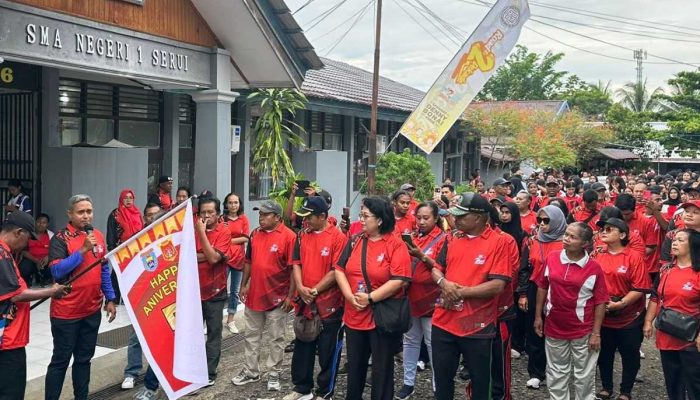 Semarak HUT ke-57, SMA Negeri 1 Serui Gelar Jalan Santai Ratusan Siswa