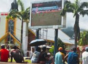 Panas Terik Tak Surutkan Semangat Warga Serui Nobar PS Yapen Bertanding di Liga 4