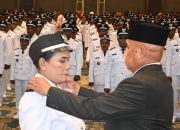 Bupati Markus Mansnembra Lantik 249 Kepala Kampung Biak Numfor, Ini 4 Arahan Penting