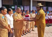 Sumber Dana Otsus, Disdikpora Yapen Kembali Bagi Seragam SD Gratis ! Kali ini di Distrik Anotaurei