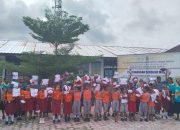 Terus Tersalurkan ke Semua Distrik ! Dinas Pendidikan Yapen Salurkan Seragam Gratis ke 11 SD di Yapen Selatan