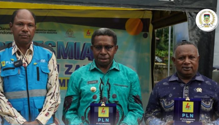 Dukung Kemajuan Daerah, Komisi B DPRD Waropen Hadiri Peresmian Pembangkit Listrik 2 MW