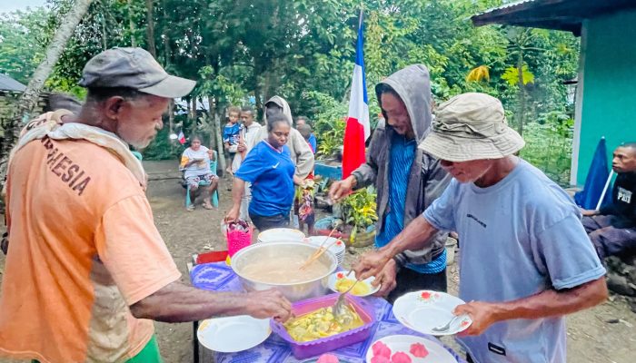 Unik ! Fans Prancis Aureto di Kabuaena Ditutup Nobar Dengan Makan Papeda dan Tebak Skor Berhadiah