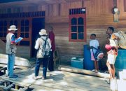 Susun Buku Profil Kampung Pasir Hitam, Mahasiswa KKN Uncen Kelompok 29 Lakukan Pendataan Penduduk