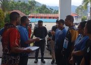 Direktur RSUD Serui Serahkan SK Kepala Ruangan dan Kepala Unit, Perkuat Mutu Pelayanan Jelang Akreditasi