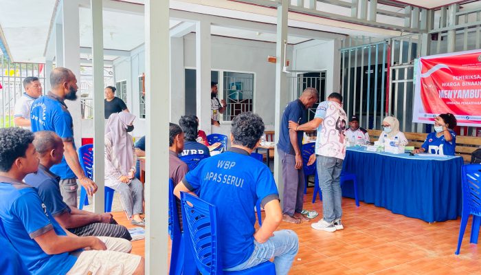 Lapas Kelas IIB Serui Gandeng Dinkes dan Puskesmas Warari Periksa Kesehatan WBP dan Masyarakat