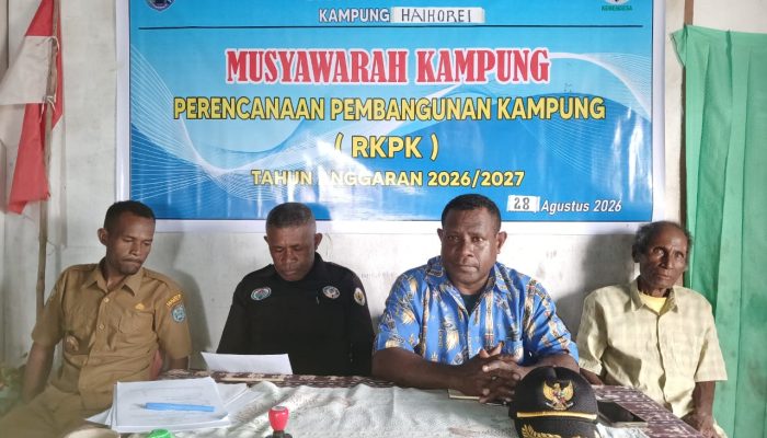 Dana Desa Haihorei Dipertanggungjawabkan di Depan Warga, Plt Kepala Distrik Wonawa Turun Cek